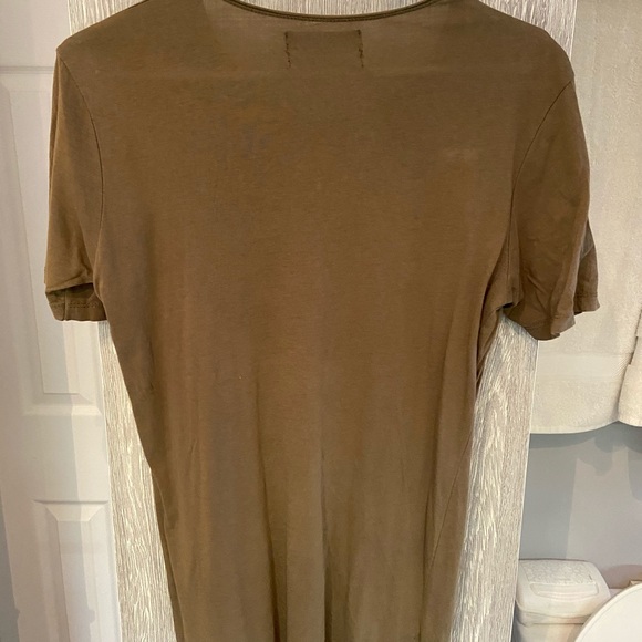 Casual T - Picture 2 of 2